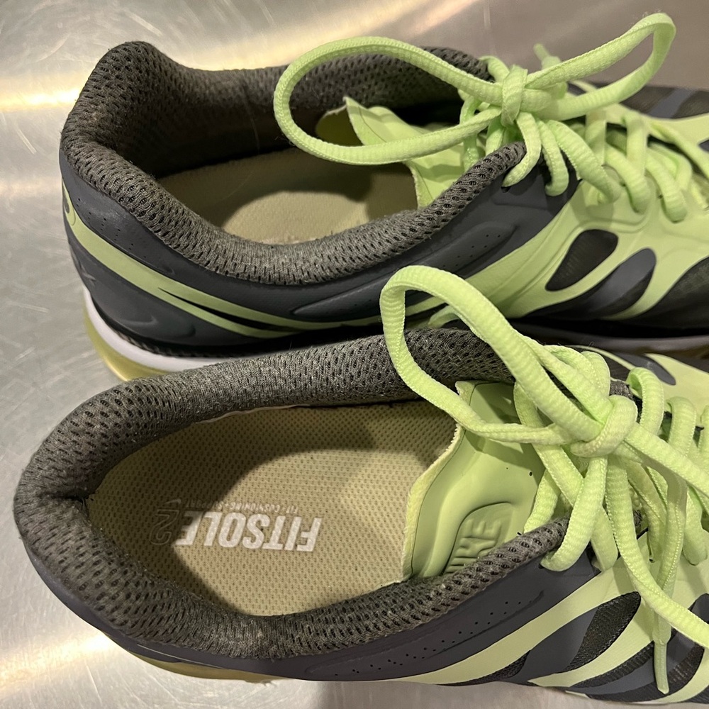 Nike Men's  AirMax FitSole size 12 Yellow/ Green and Gray Athletic Shoes - Picture 9 of 10